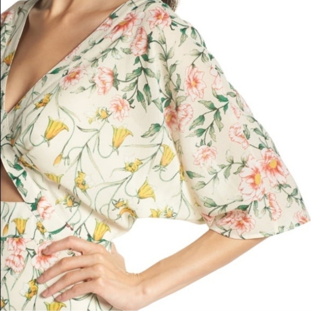 Ali & Jay Floral Romantic Cutout V-Neck Off-White Romper Size Small - Picture 3 of 13